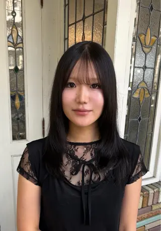 ミディアム カラー いもの こはるのヘアスタイル