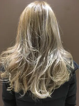 セミロング カラー ヘアアレンジ きむえり/髪質改善 /うねり広がり改善のヘアスタイル