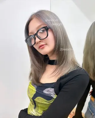 ミディアム カラー 透け感ベージュ🤎 韓国ヘアtakutoのヘアスタイル