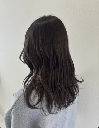 ミディアム カラー ハラダ ヒナミのヘアスタイル