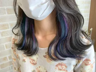 セミロング カラー 薄田 珠美のヘアスタイル