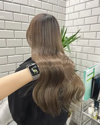 ロング カラー ヘアアレンジ newi赤羽 HINATAのヘアスタイル