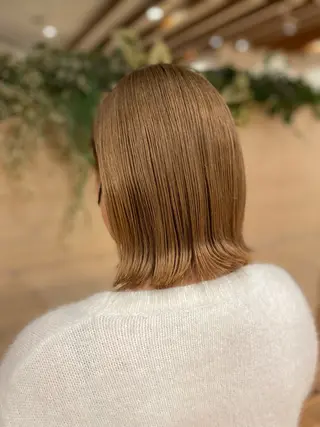 ミディアム 山西 真琴のヘアスタイル