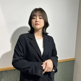 ミディアム カラー ブリーチなし/レイヤ ー特化🌈Tommyのヘアスタイル