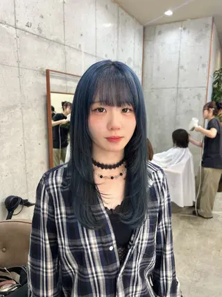 ロング カラー 顔周りレイヤー/ ふわあいりのヘアスタイル