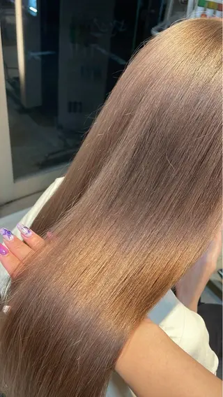 セミロング カラー ブリーチ/髪質改善/ ハイトーン/暖色のヘアスタイル