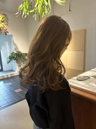 ロング Yui⭐️ 透け感カラーのヘアスタイル