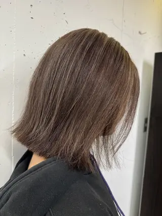 ミディアム yuuka🌻 ハイライト/艶カラーのヘアスタイル