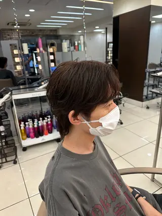 カラー メンズ メンズ特化シャドウパ ーマラウンドマッシュのヘアスタイル