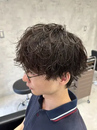 ショート パーマ メンズ ユウ🪄 パーマ指名No1のヘアスタイル