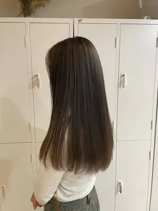 ロング 透明感ベージュカラー yumekaのヘアスタイル