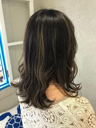 ミディアム 阿部 美咲のヘアスタイル