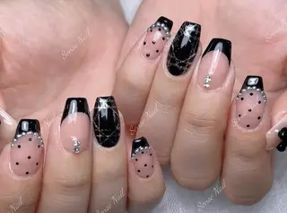ネイル Queening 🦋のネイルデザイン