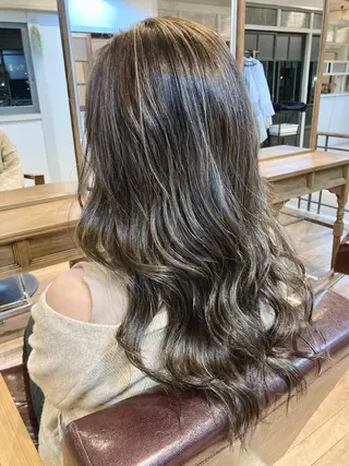 ロング タカツド ユウキのヘアスタイル