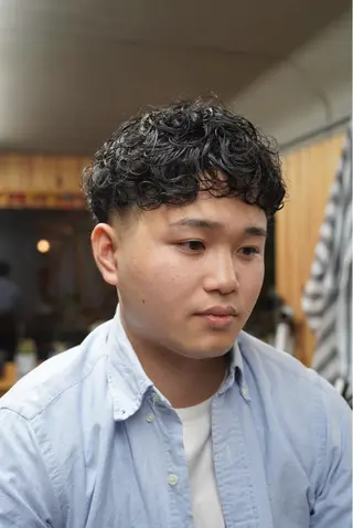 パーマ メンズ 関 晃哉のヘアスタイル
