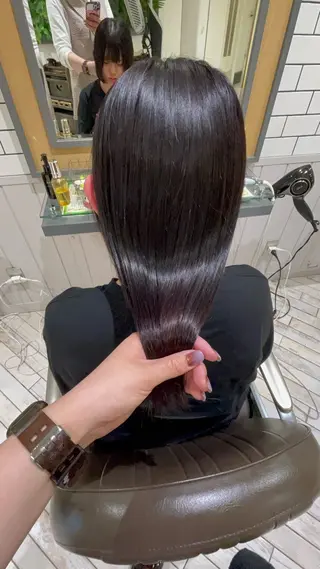 ロング 山内 愛可のヘアスタイル