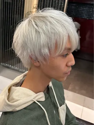 カラー メンズ ホワイト系はお任せ /ブリーチ/店長岩崎のヘアスタイル