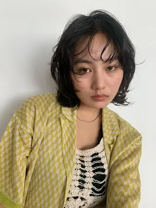 ミディアム カラー パーマ ヘアアレンジ メンズ キッズ ネイル マツエク・マツパ アイブロウ ウルフレイヤーカット /チヒロのヘアスタイル