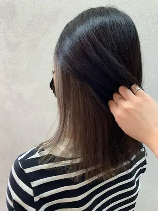 ミディアム カラー 加藤 遥花のヘアスタイル