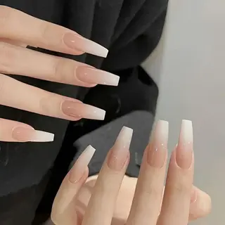 ロング 💅 リリアのネイルデザイン