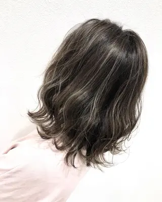 ミディアム 岸 保奈美のヘアスタイル