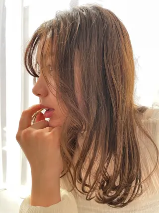 セミロング 佐藤 佑美香のヘアスタイル