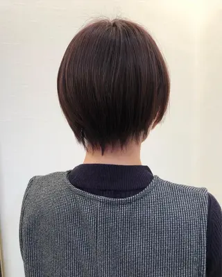 ショート ツノガイ エリのヘアスタイル