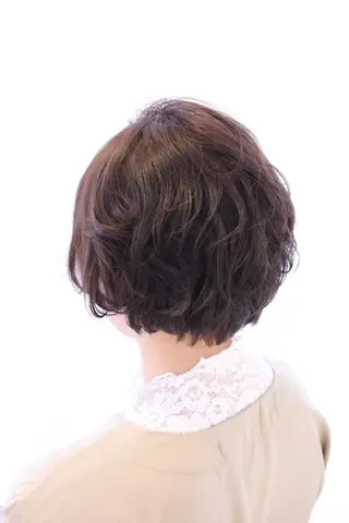 ショート カラー パーマ 小川 美香のヘアスタイル