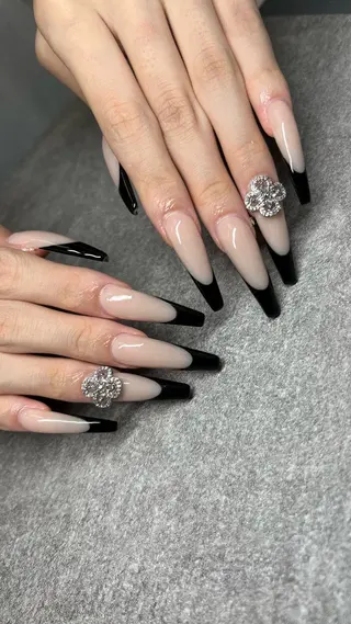 ネイル 𝐧𝐚𝐢𝐥 𝐌𝐢𝐖𝐢𝐢のネイルデザイン