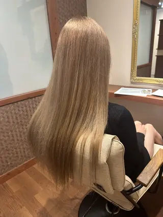 ロング カラー RINA .のヘアスタイル