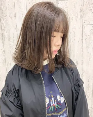 ミディアム カラー 立川 奈那子のヘアスタイル