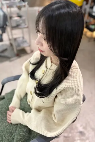 ロング カラー 菊地 紗矢のヘアスタイル