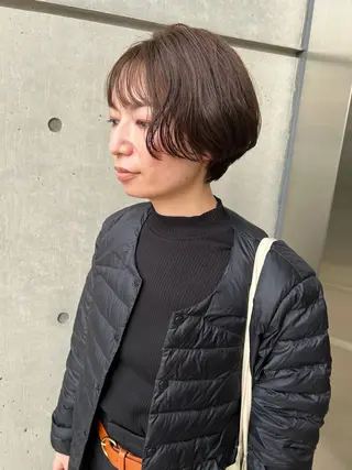 ショート カラー IKU顔周りレイヤー /ボブ/透明感カラーのヘアスタイル
