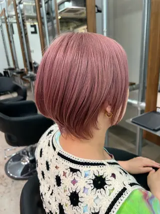 ショート カラー 透明感カラー/レイヤ ーhinata.のヘアスタイル