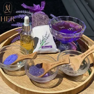 ネイル HerNails  Yokosukaのネイルデザイン