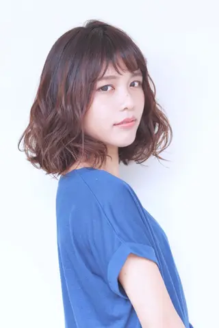 ミディアム カラー パーマ ミモト ユウキのヘアスタイル
