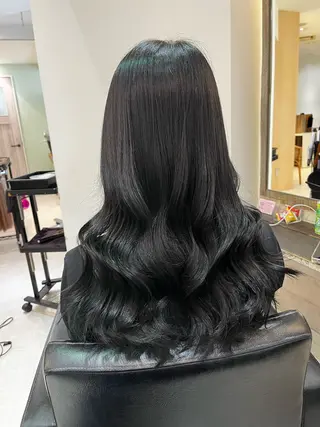 ロング 赤み消し透明感カラー オオヤマのヘアスタイル