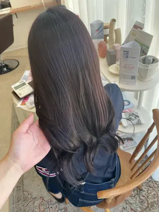 ロング 鈴木 梨瑚のヘアスタイル