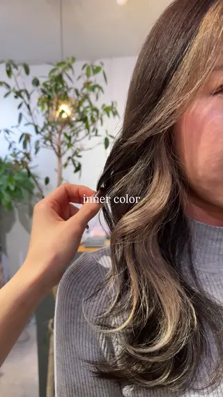 ロング カラー 吉田 葉音のヘアスタイル