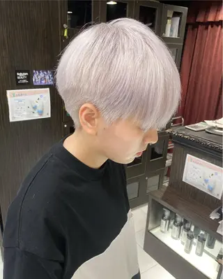 ショート カラー ホワイト系はお任せ /ブリーチ/店長岩崎のヘアスタイル
