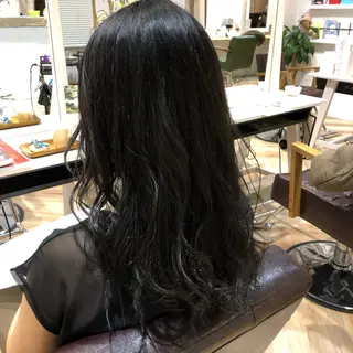 ロング カラー 伊東 彩花のヘアスタイル