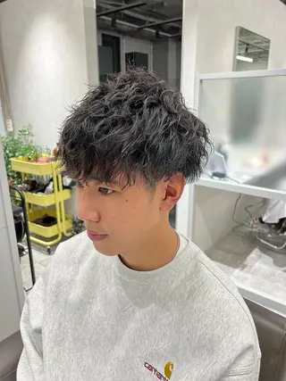 ショート カラー パーマ メンズ 関西センターパート メンズモデル募集のヘアスタイル