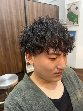 ショート パーマ メンズ 逢坂 智也のヘアスタイル