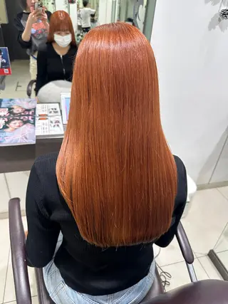 ロング レイヤー 艶々カラーのヘアスタイル