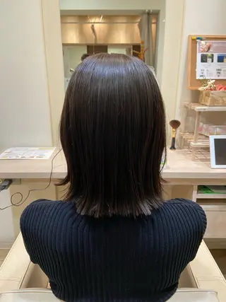 ミディアム カラー 武井 哉子のヘアスタイル