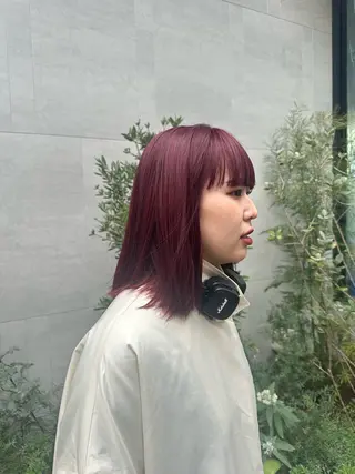 ミディアム カラー タイトボブ個性派カラ ーAKANEのヘアスタイル