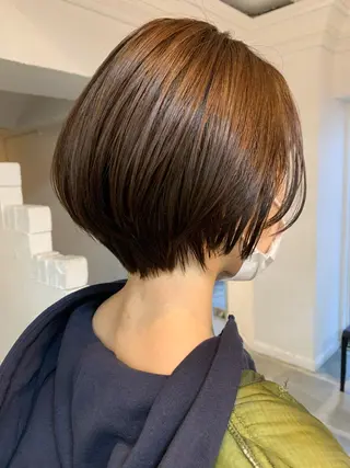 ショート カラー 平 ちひろのヘアスタイル