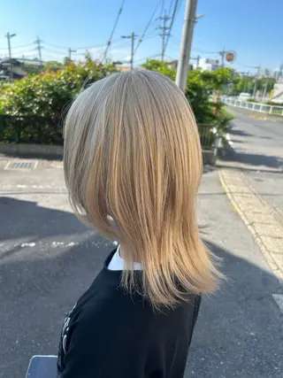 ミディアム カラー ダブルスキルエクステ /羽エクステ白石宇由のヘアスタイル