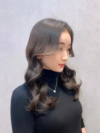 セミロング カラー ヘアアレンジ 🩷韓国ヘア/ヨシン モリ🩷Maikaのヘアスタイル
