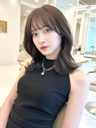 セミロング MAEUL 【マウル】栄のヘアスタイル